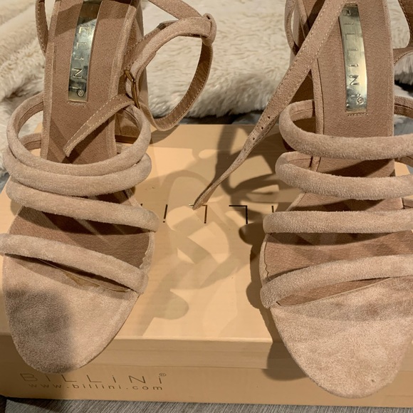 Beige strapped heels - Picture 4 of 8